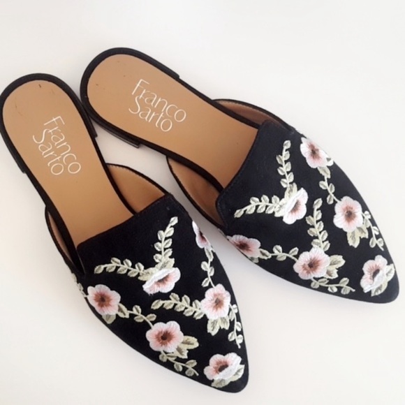 Franco Sarto Shoes - 🎉 HP🎉 Franco Sarto Floral Print Black Mules